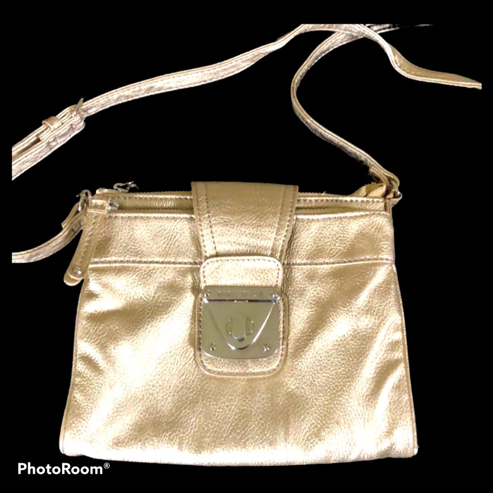 Gorgeous Disco Nine West‎ Gold Mini Expandable Purse